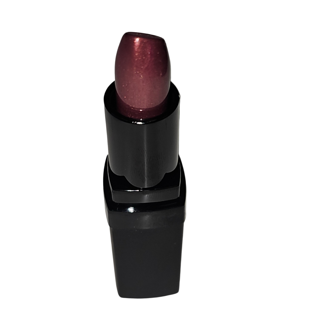 Raisin is a deep plum frosted metallic lipstick formulated with botanical ingredients to provide deep hydration and a long-lasting bold, radiant finish.