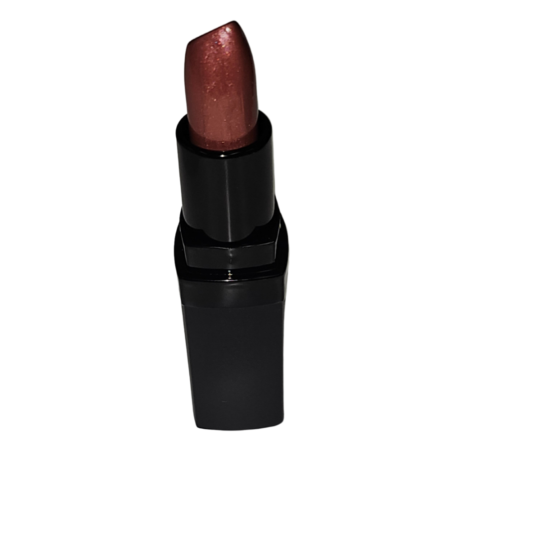 Ice Tea frosted metallic lipstick formulated with botanical ingredients to deliver deep hydration with a long-lasting neutral shimmering radiant finish.