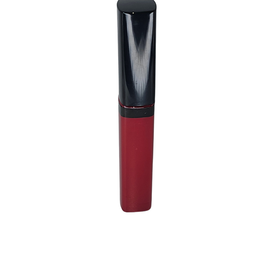 Classic red high shine lip gloss formulated with Vitamin E to keep your lips soft and hydrated