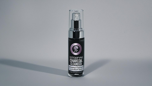 Detoxifying charcoal cleanser| Skin-Loving Natural Ingredients